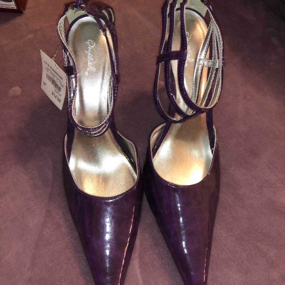 Brand new size 10 purple heels